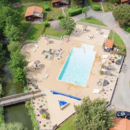 Camping Bois 6 Domaine Les Epinettes *