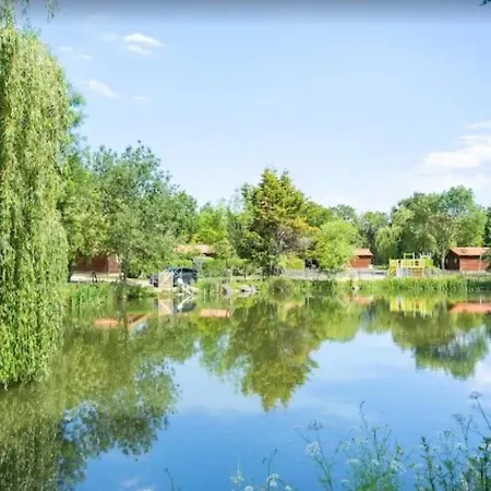 Camping Bois 6 Domaine Les Epinettes Saint-Gervais (Vendee)