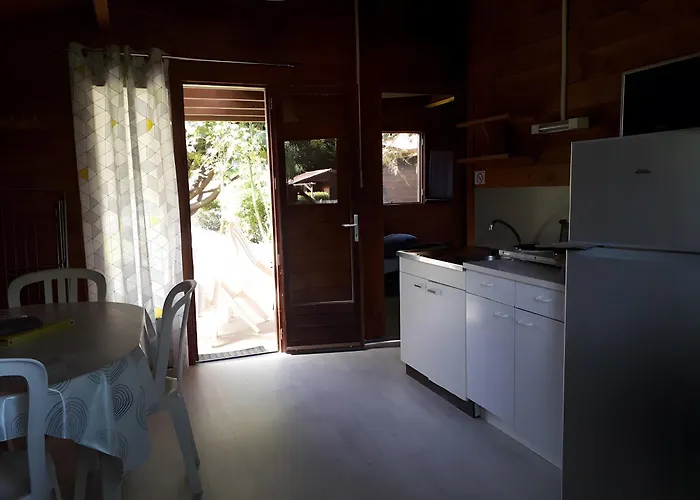 Bois 6 Domaine Les Epinettes キャンプ場 *