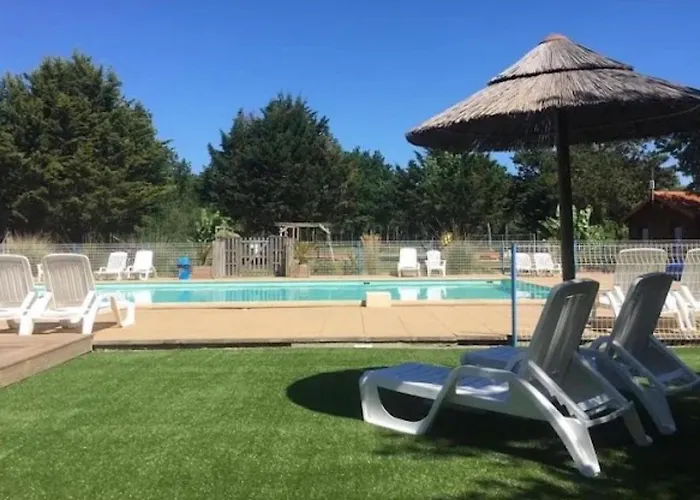 Kamp alanı Bois 6 Domaine Les Epinettes Saint-Gervais (Vendee)